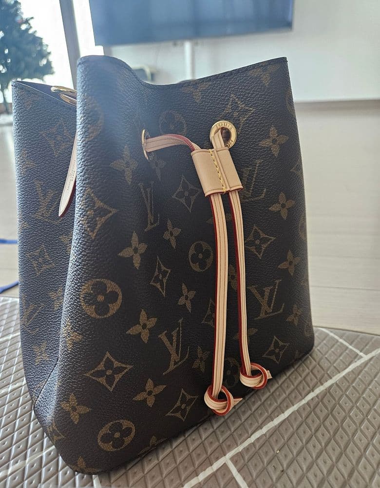 Louis Vuitton NeoNoe BB