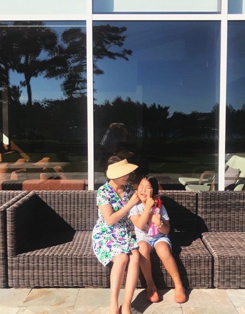 헬렌카민스키 뉴포트, 에타, 베사