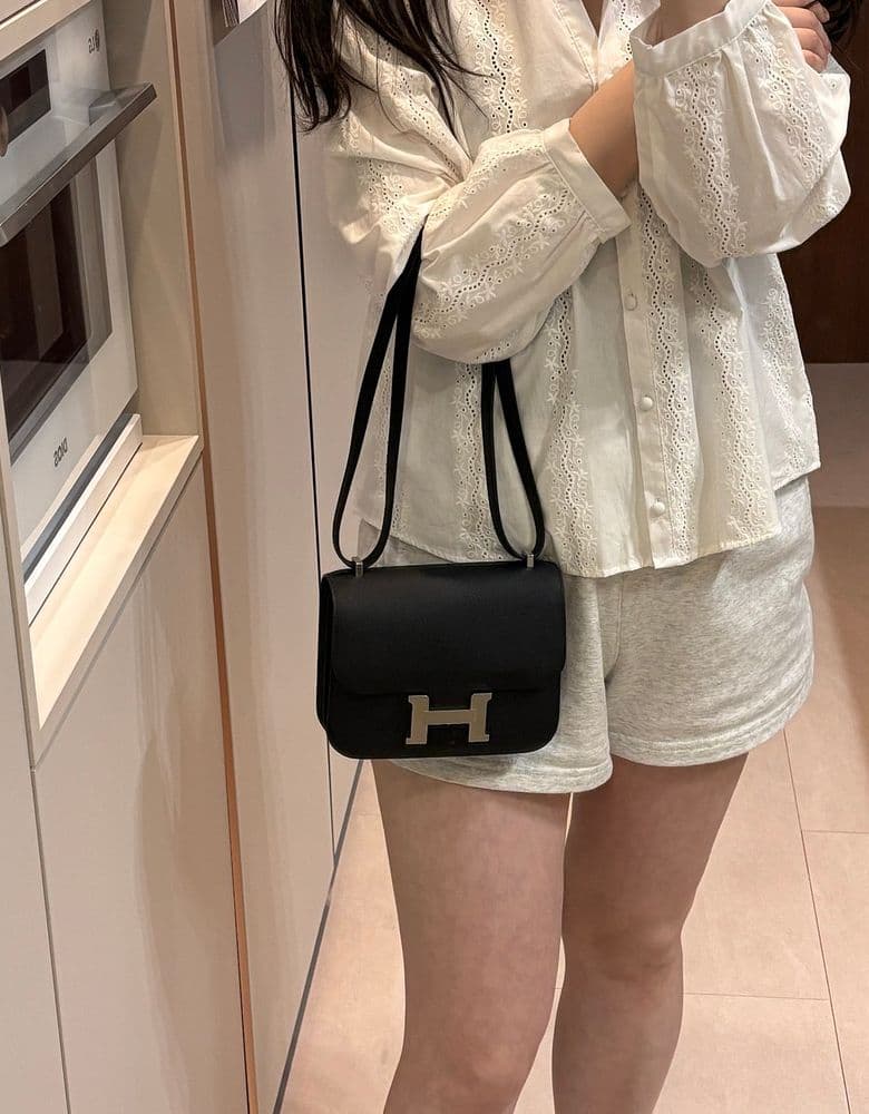 에르메스 콘스탄스 18 블은(블랙 은장) 리뷰