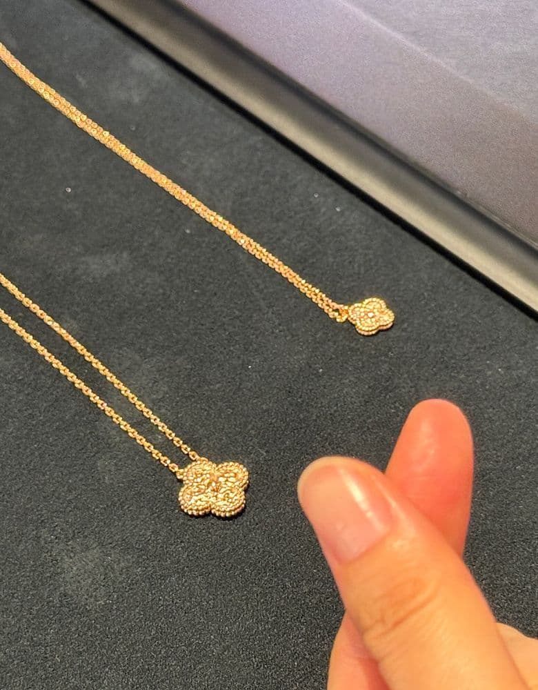 Van Cleef Alhambra Hammered