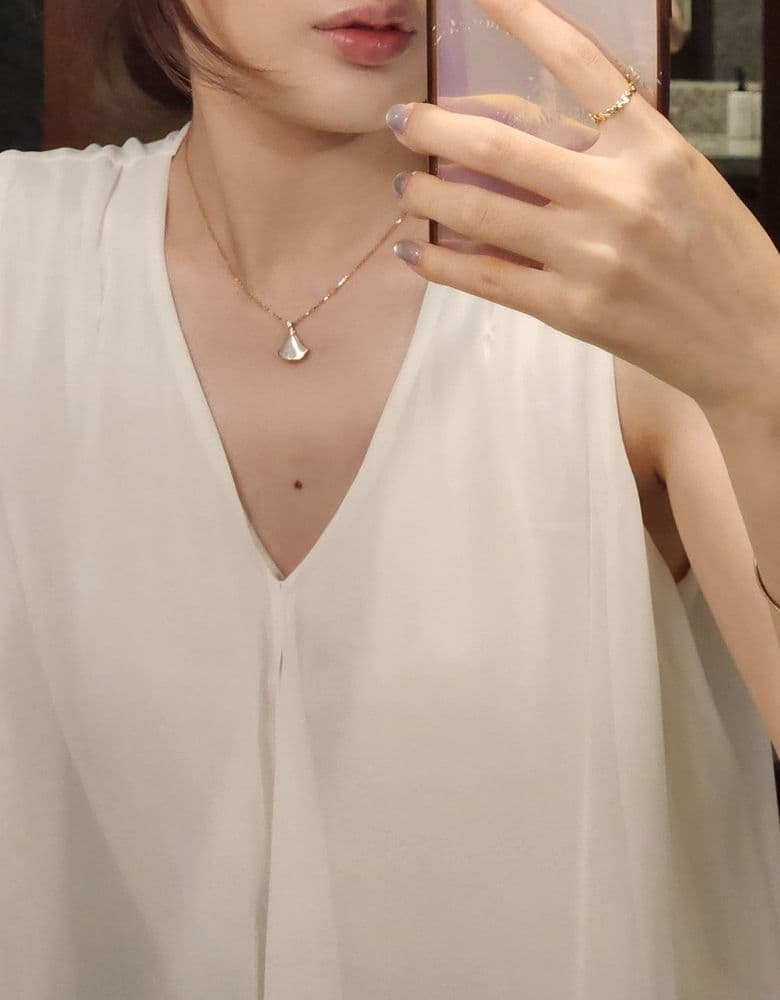 Bulgari Divas' Dream necklace in rose gold