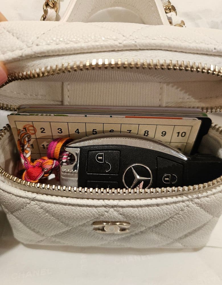 샤넬 클래식 미니 참 구매