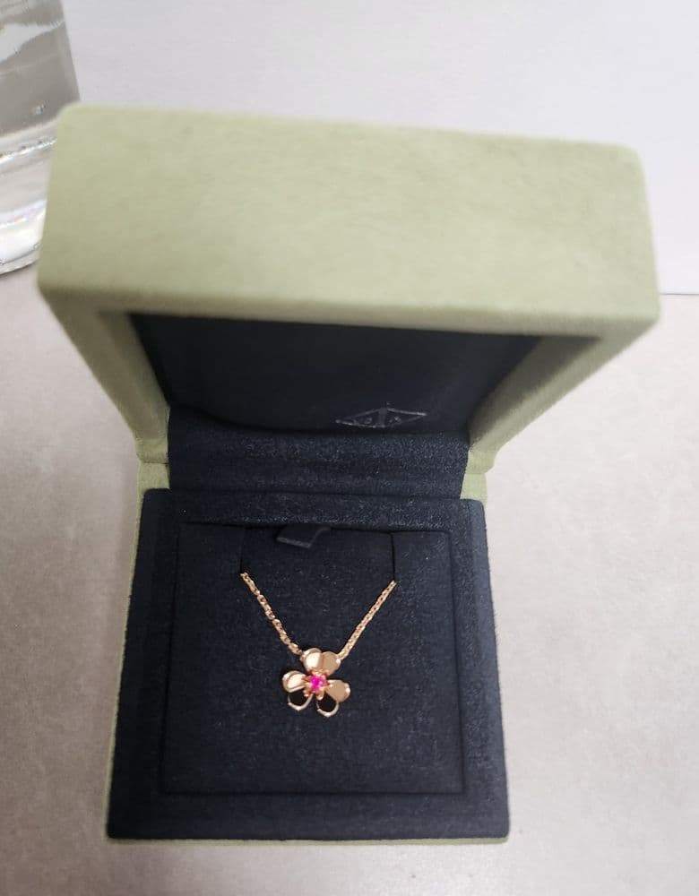 Van Cleef Frivole Mini Ruby