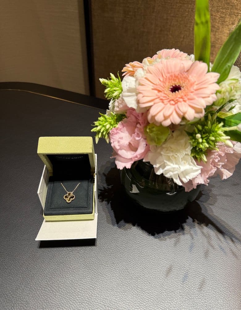 Van Cleef guilloche on-wrist shot