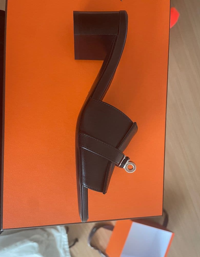 Hermès Gigi Sandals Noir Review