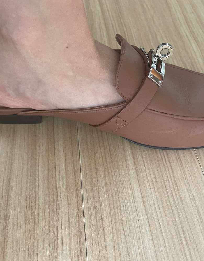 Hermès Gigi Sandals Noir Review