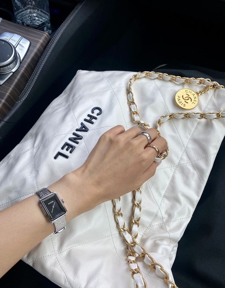 Cartier: Louis Cartier Mini, Baignoire Bangle Mini, Panthère Medium / Chanel: J12, Boy-Friend Medium