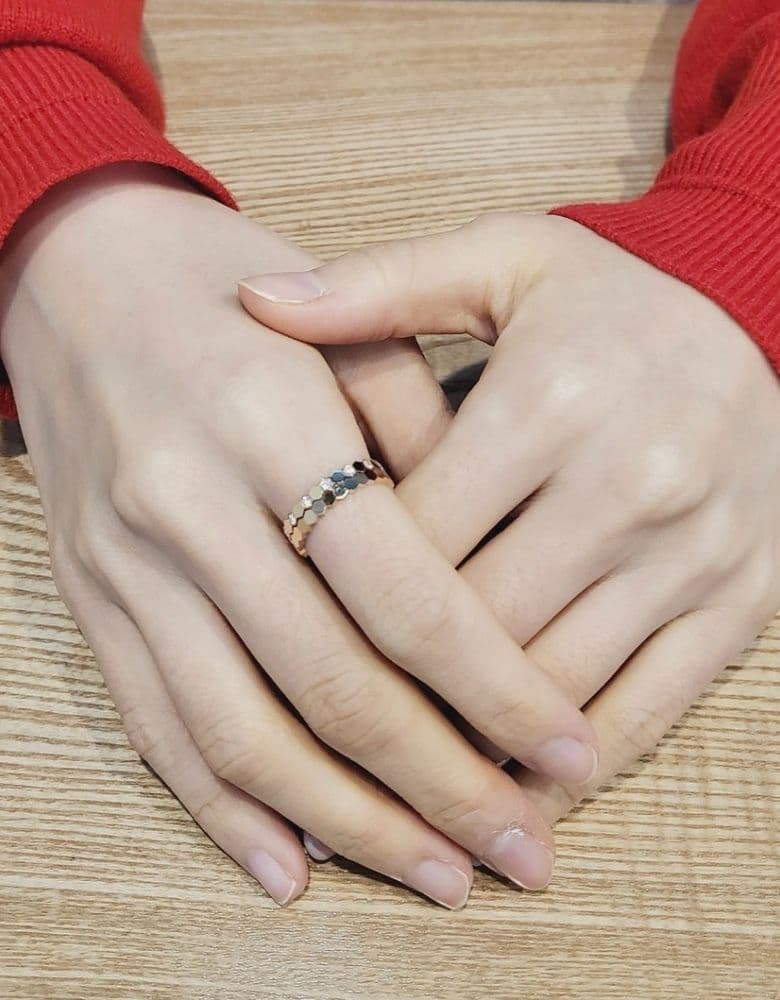 Chaumet Bee My Love ring in rose gold with a diamond layer – a stunning combination.