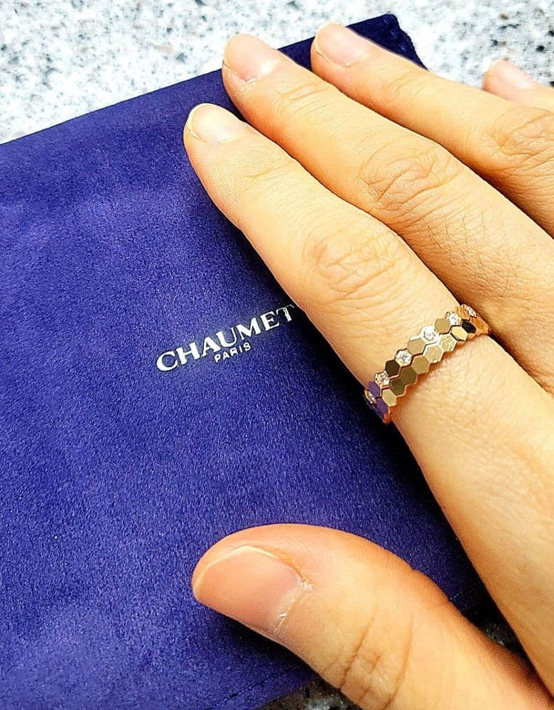 Chaumet Bee My Love ring in rose gold with a diamond layer – a stunning combination.
