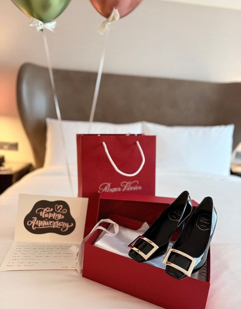 Unboxing the Roger Vivier Trumpet 7cm Heel & Max Mara Ludmilla Tabacco Outfit Pics