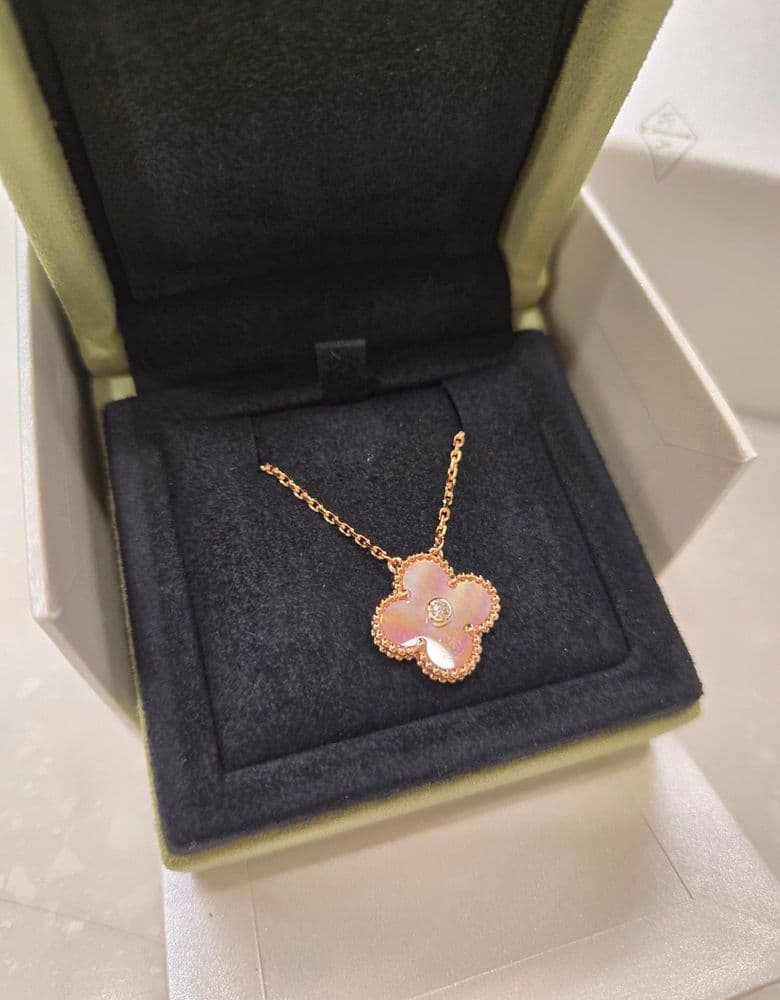 Van Cleef & Arpels Holiday Pendant, pink mother-of-pearl