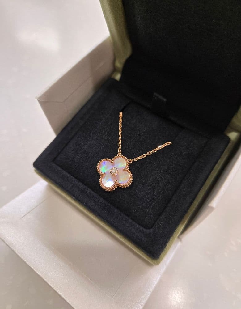 Van Cleef & Arpels Holiday Pendant, pink mother-of-pearl