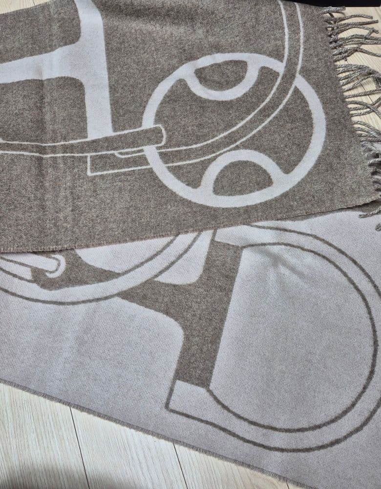 Hermès cashmere muffler & Marron Classique Mini Clic / Chanel twilly & slingbacks.