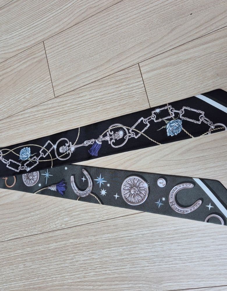 Hermès cashmere muffler & Marron Classique Mini Clic / Chanel twilly & slingbacks.