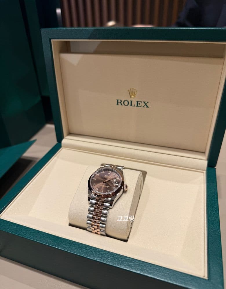 My Rolex Datejust 31 with the chocolate dial and ten diamond hour markers – a walk-in success story!