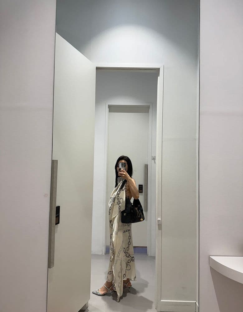 Chanel 2.5 bag outfit pic