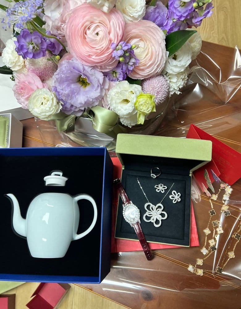 Van Cleef & Arpels High Jewelry Flower Lace Brooch