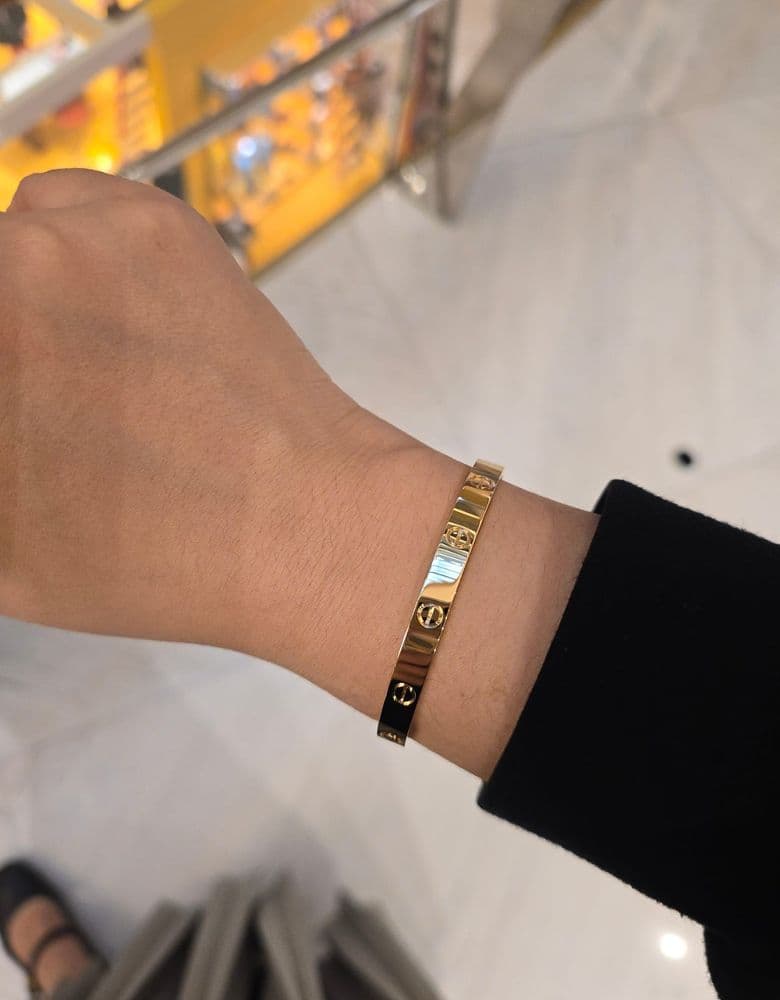Cartier Love bracelet, size 18.
