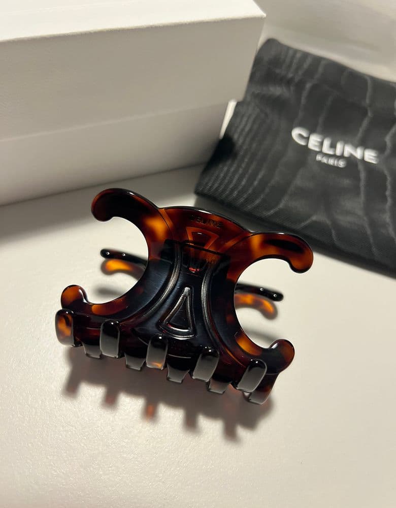 셀린느 트리옹프 헤어 claw 다크하바나 컬러