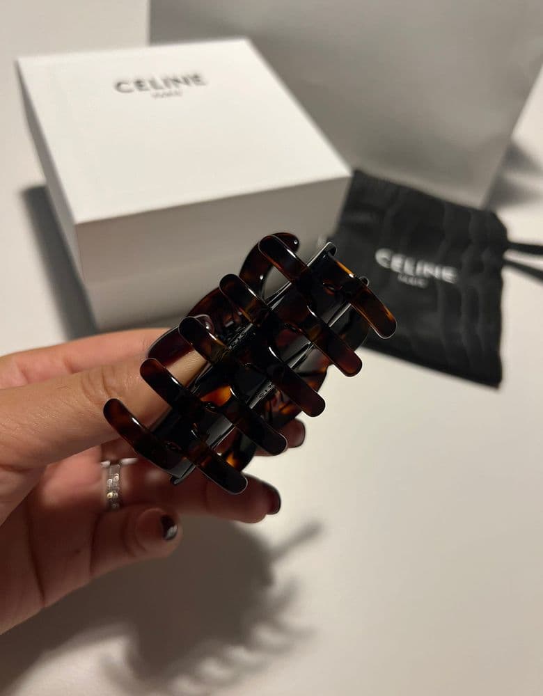 셀린느 트리옹프 헤어 claw 다크하바나 컬러