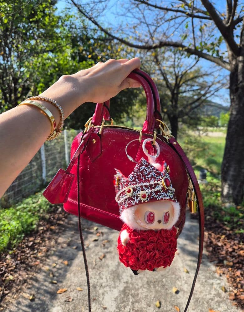 Vintage Chanel bags & Louis Vuitton, decorating La Boubou bags.