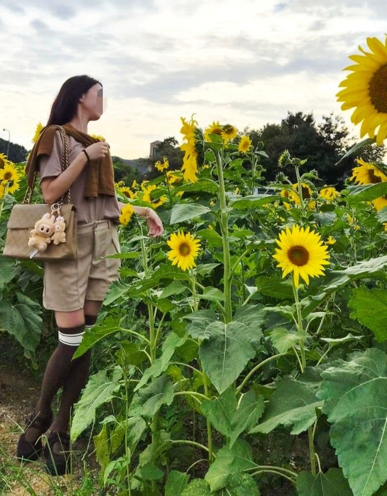 Vintage Chanel bags & Louis Vuitton, decorating La Boubou bags.