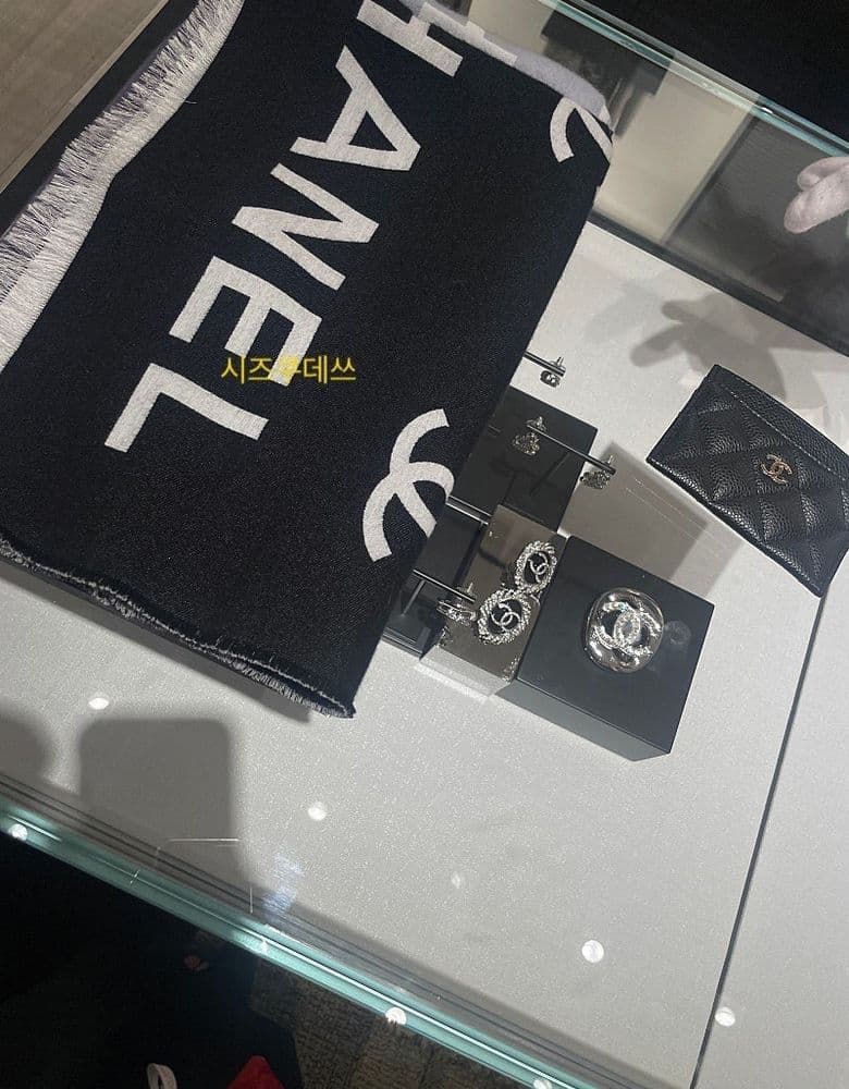 샤넬 머플러& 클래식 카드홀더