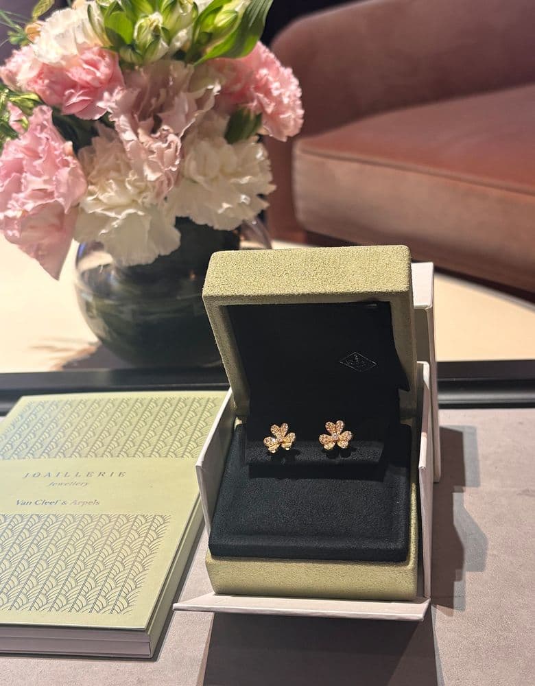 Van Cleef & Arpels Frivole Earrings
