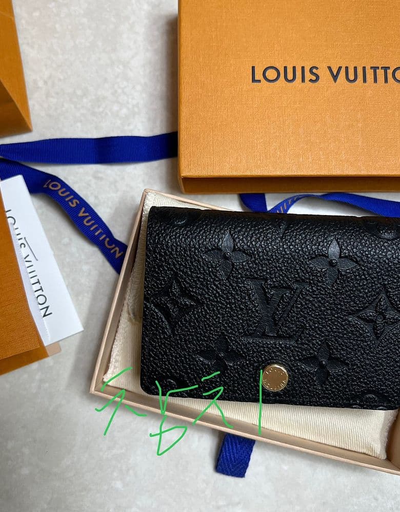 Louis Vuitton cardholder