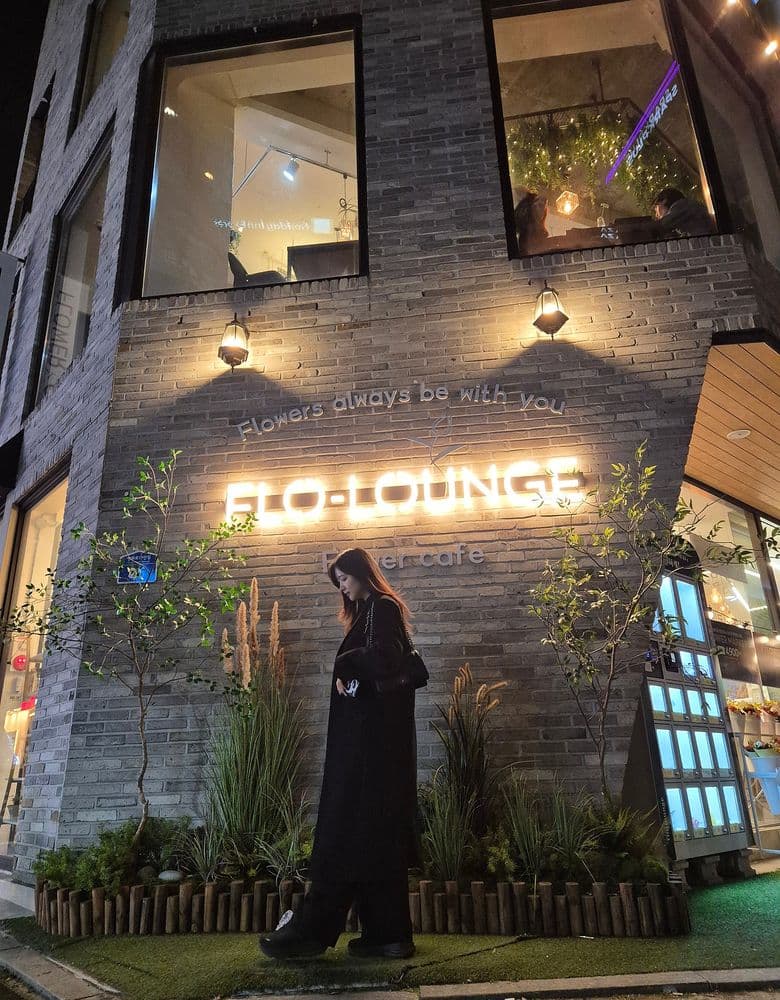 Chanel Boy Bag: Gold hardware or silver hardware?