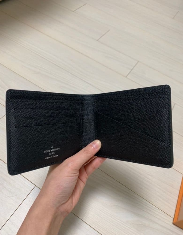 Louis Vuitton Epi leather wallet for men