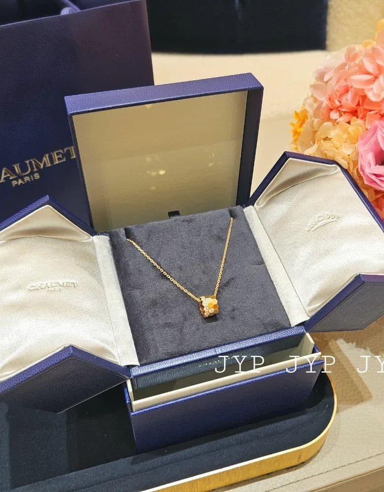 Chaumet Bee My Love Necklace, medium size