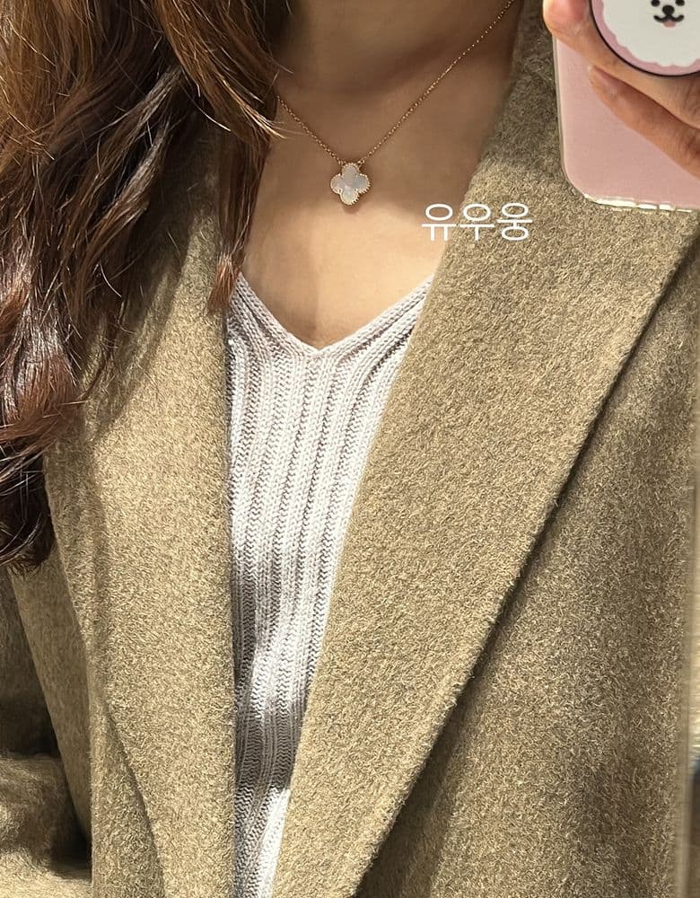 Van Cleef & Arpels Mother-of-Pearl Vintage Alhambra Necklace and 5 Motif Bracelet.