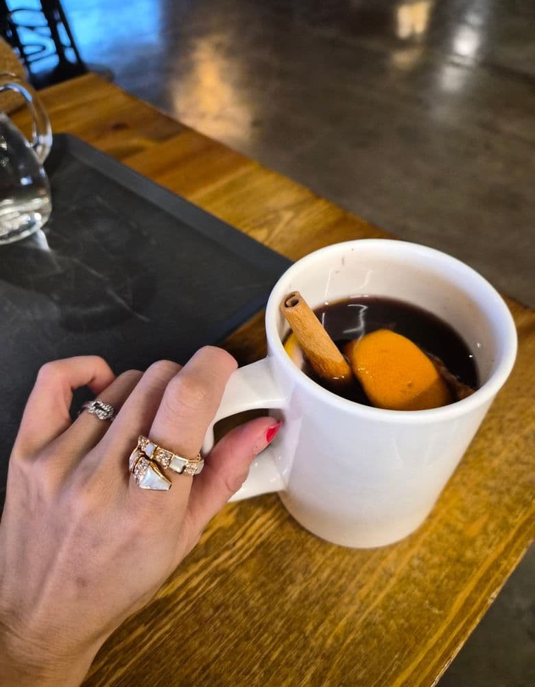 Bulgari Serpenti ring, Delvaux bag