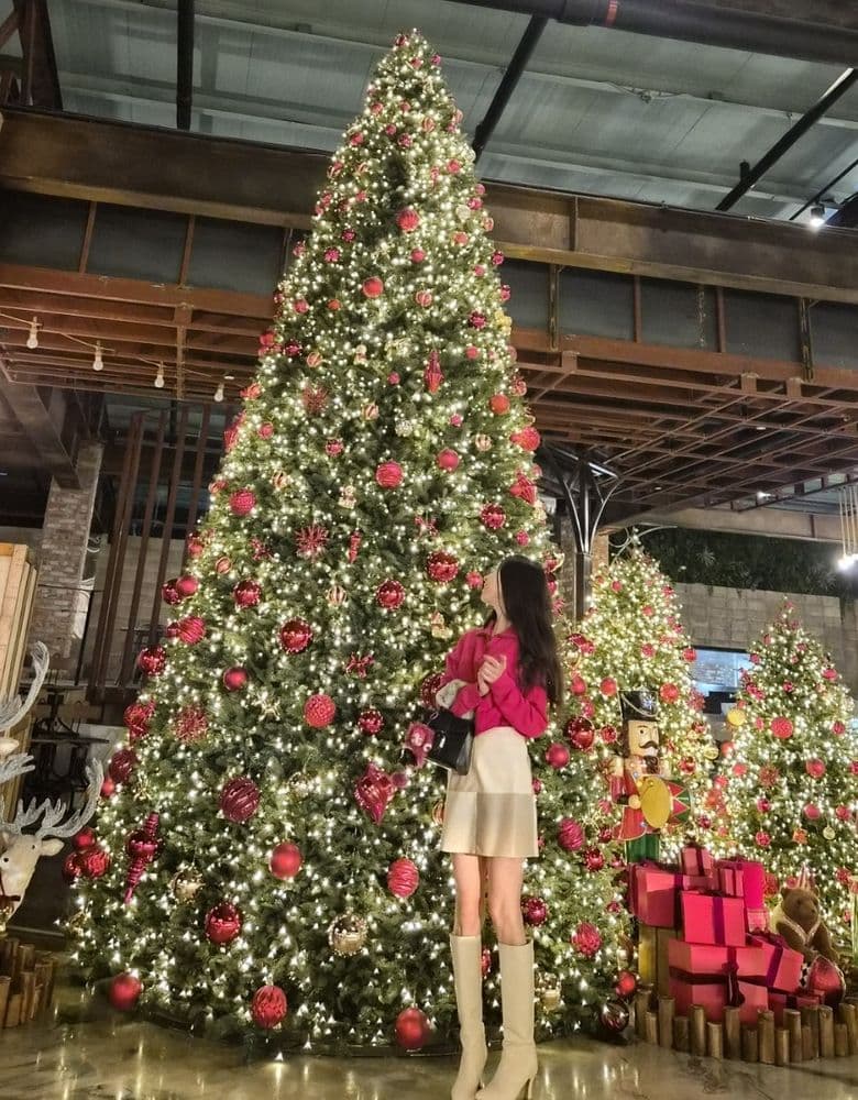 Bulgari Serpenti ring, Delvaux bag