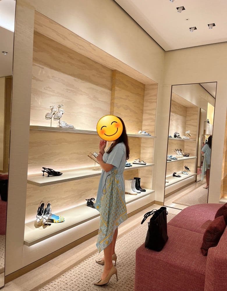 루이비통 원피스, 모이나 듀오비비 