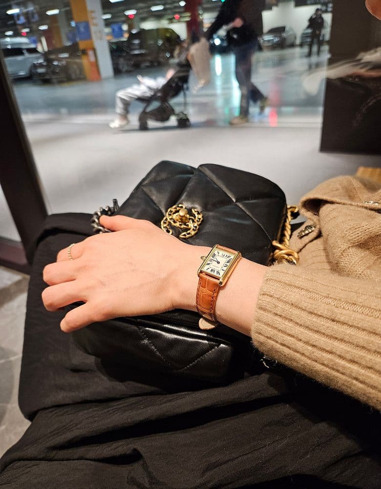 까르띠에 탱크루이 옐골