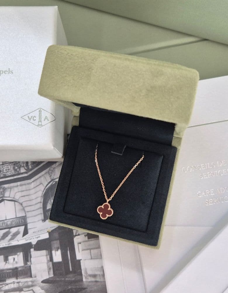 반클리프 스위트알함브라 커넬리언 팬던트