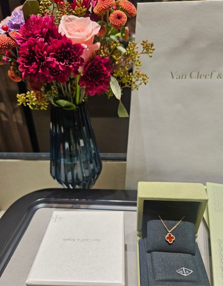 반클리프 스윗 커넬리언 목걸이