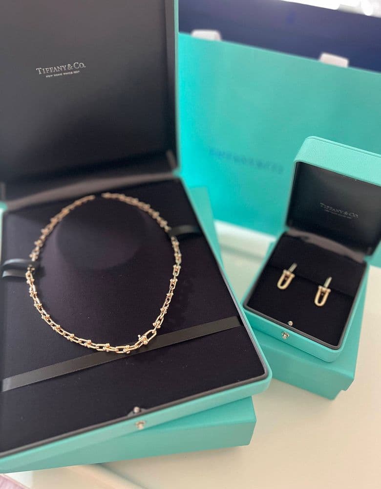 티파티링크 목걸이, 귀걸이