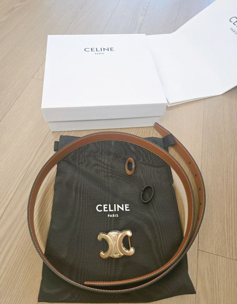 셀린느 트리옹프 리버시블 벨트 (Black/Tan/Gold)