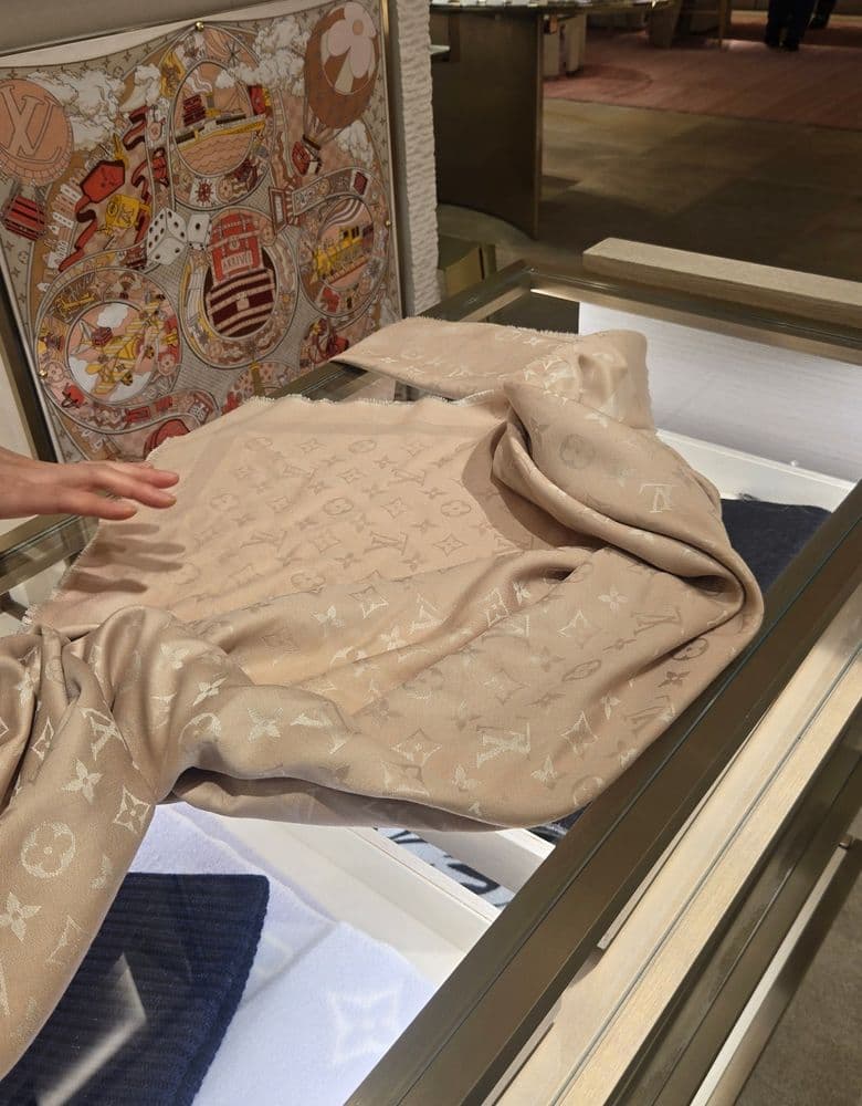 루이비통 울스카프