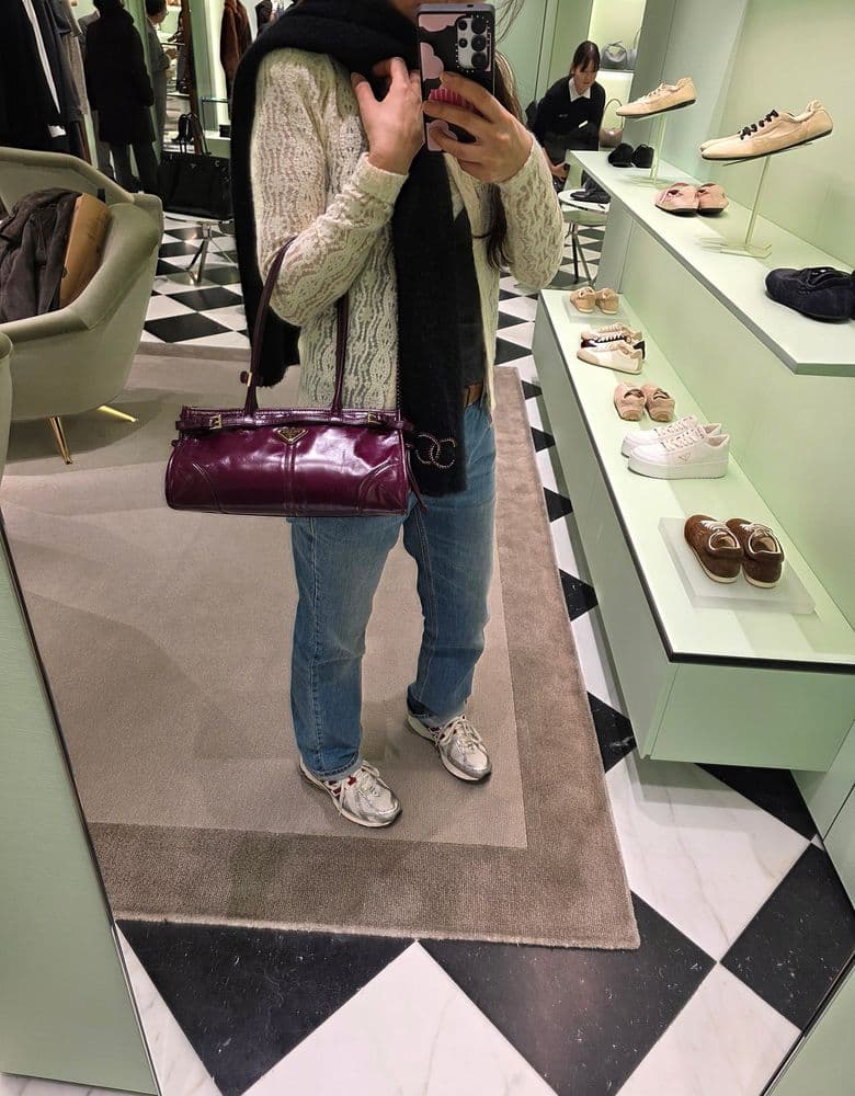 프라다 보니백 미디움 와인 컬러