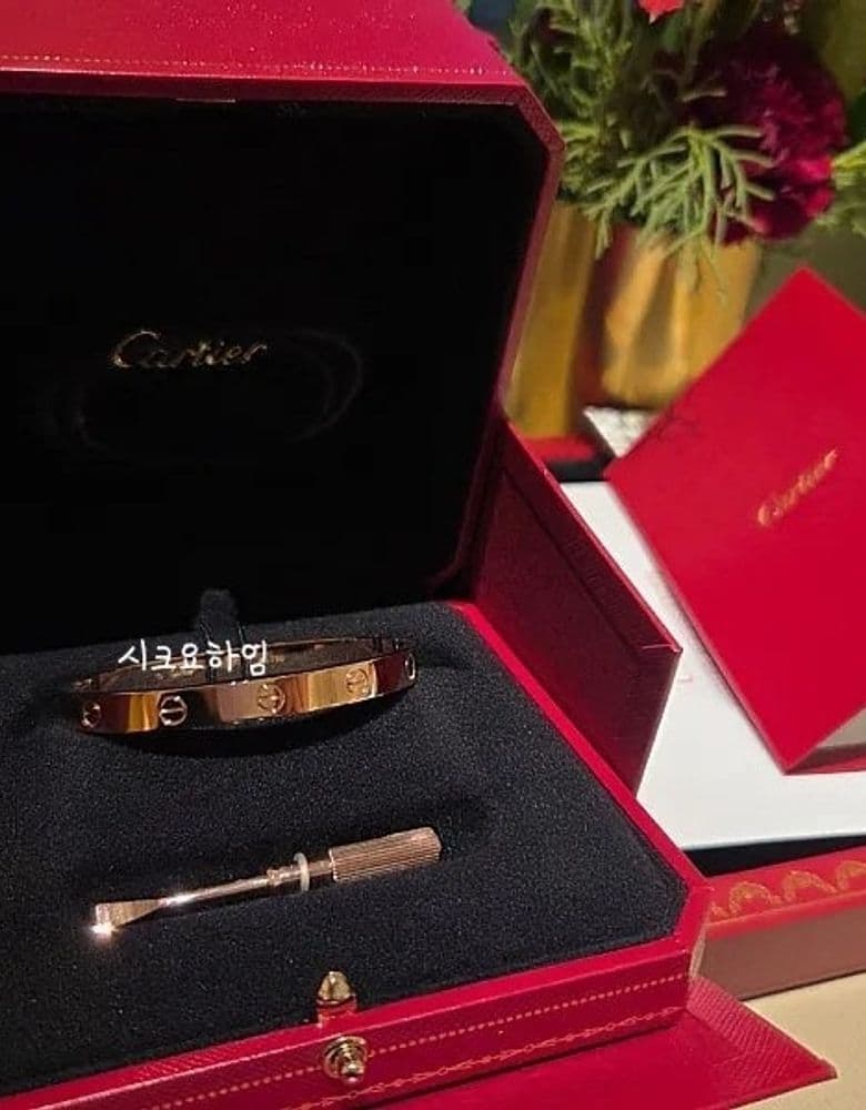 💕까르띠에 러브 팔찌