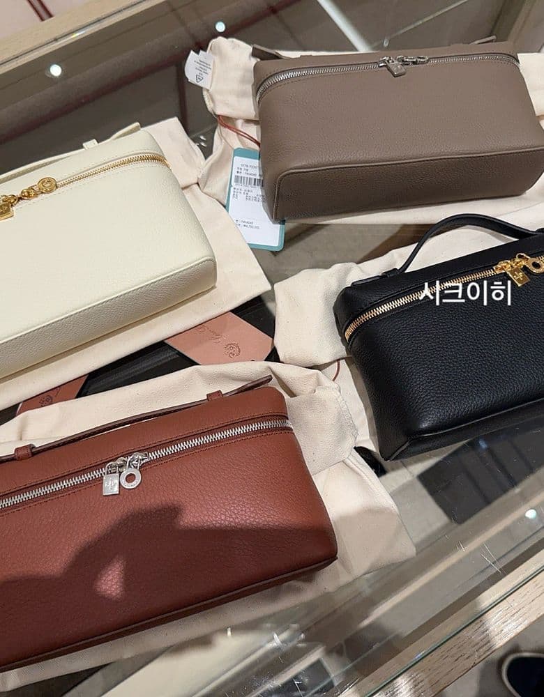 로로피아나 엑스트라 포켓 L19 블랙