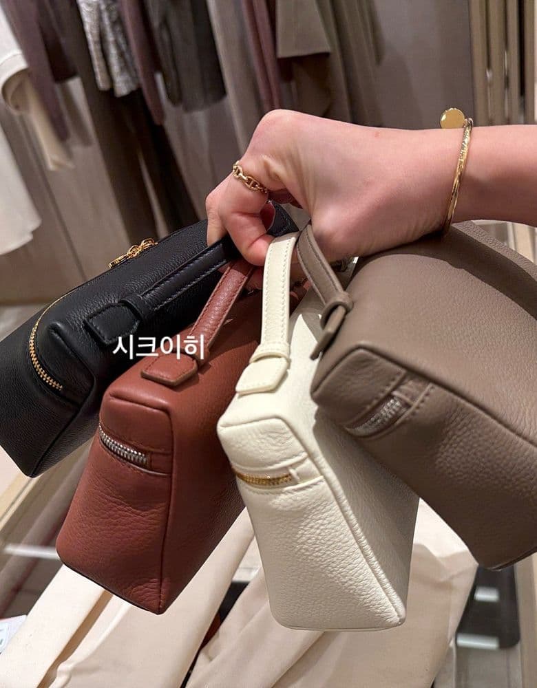 로로피아나 엑스트라 포켓 L19 블랙