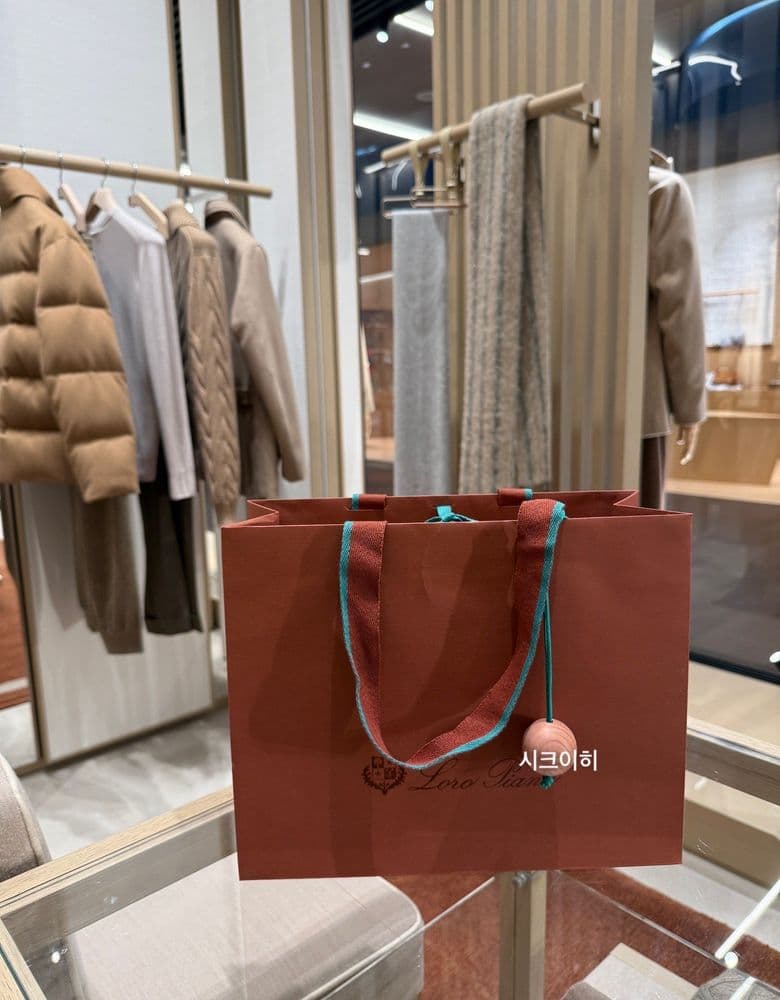 로로피아나 엑스트라 포켓 L19 블랙