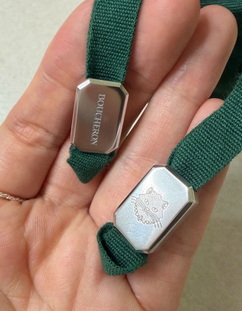 부쉐론 콰트로 스몰 목걸이, 블랙에디션