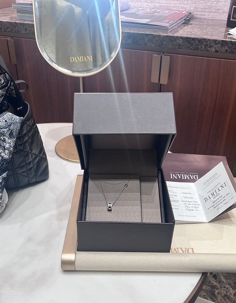 다미아니 벨에포크릴 목걸이