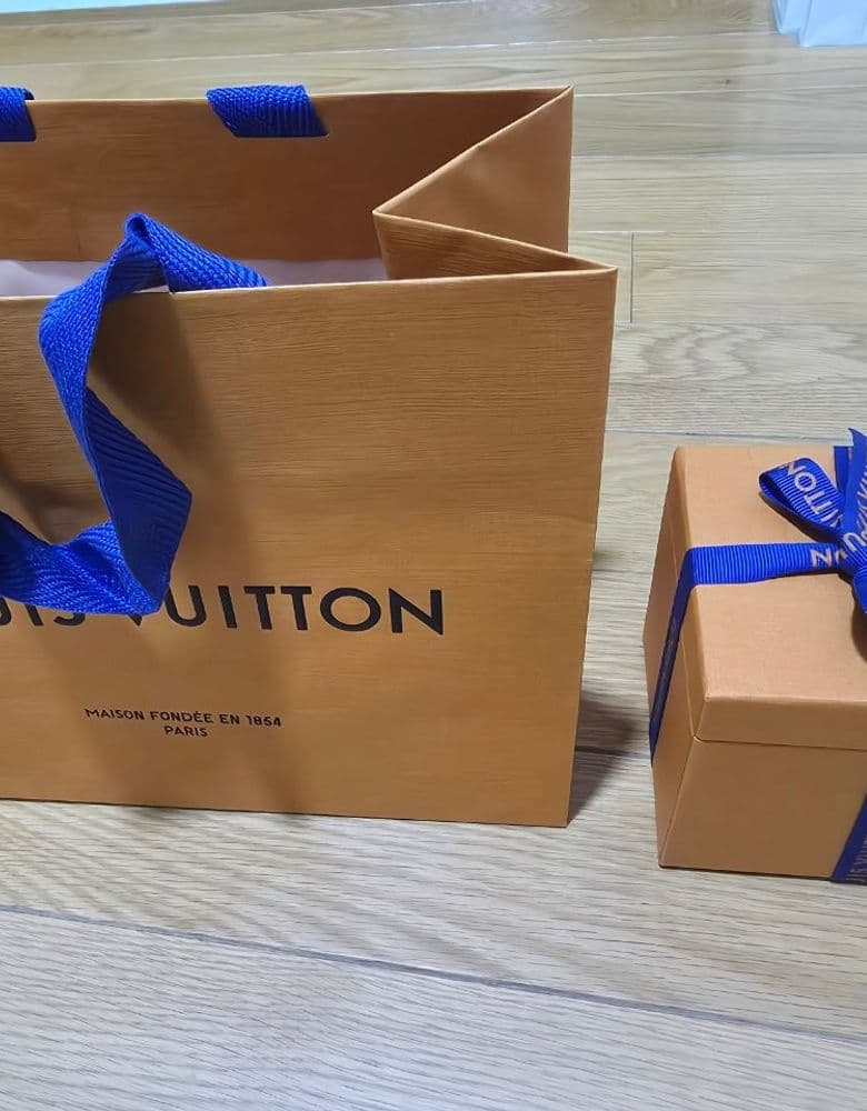 루이비통 컬러블라썸 목걸이